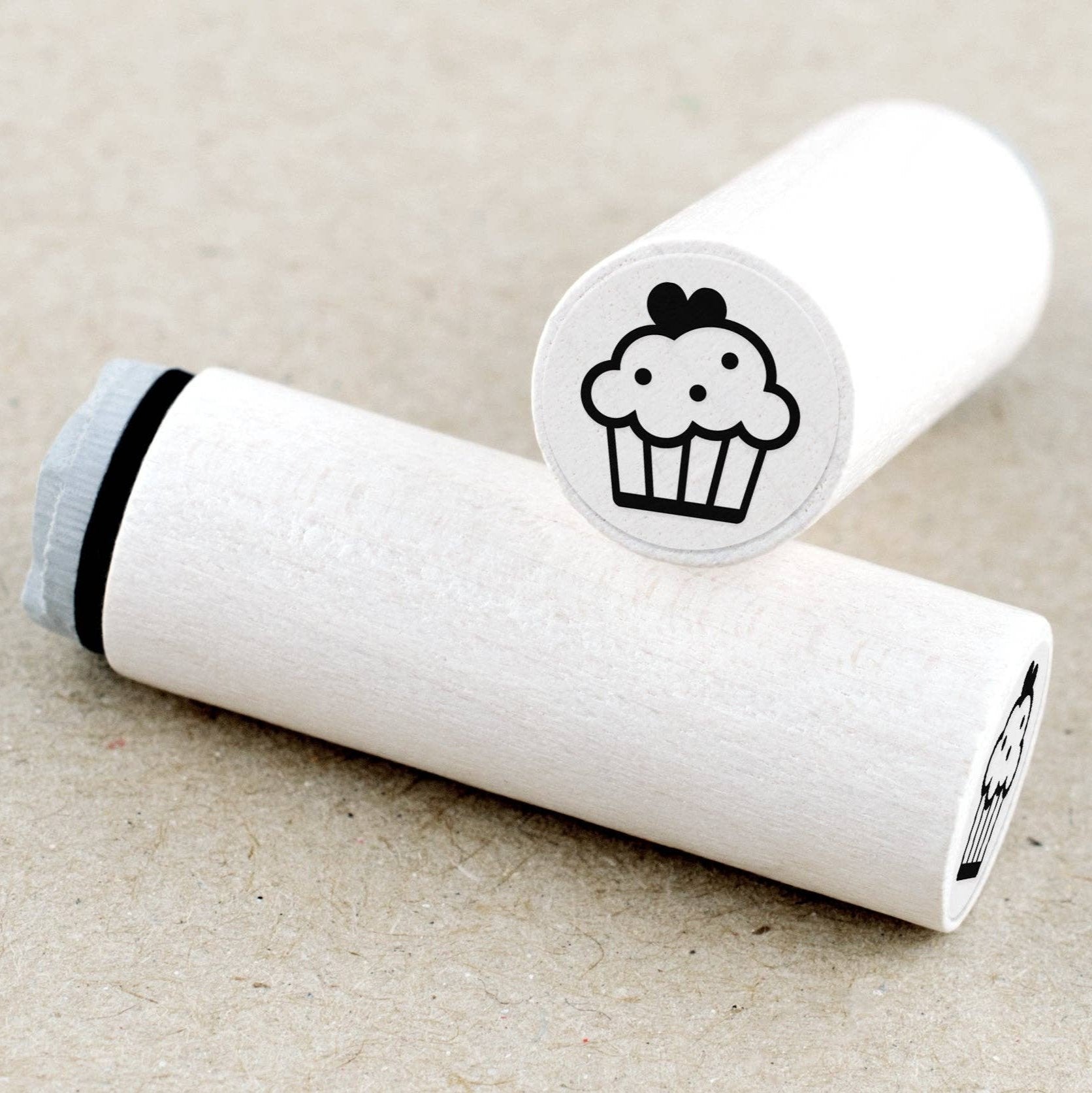 MINI RUBBER STAMP // HEART CUPCAKE