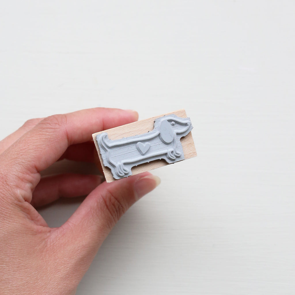 STEMPEL // LILLE GRAVHUND