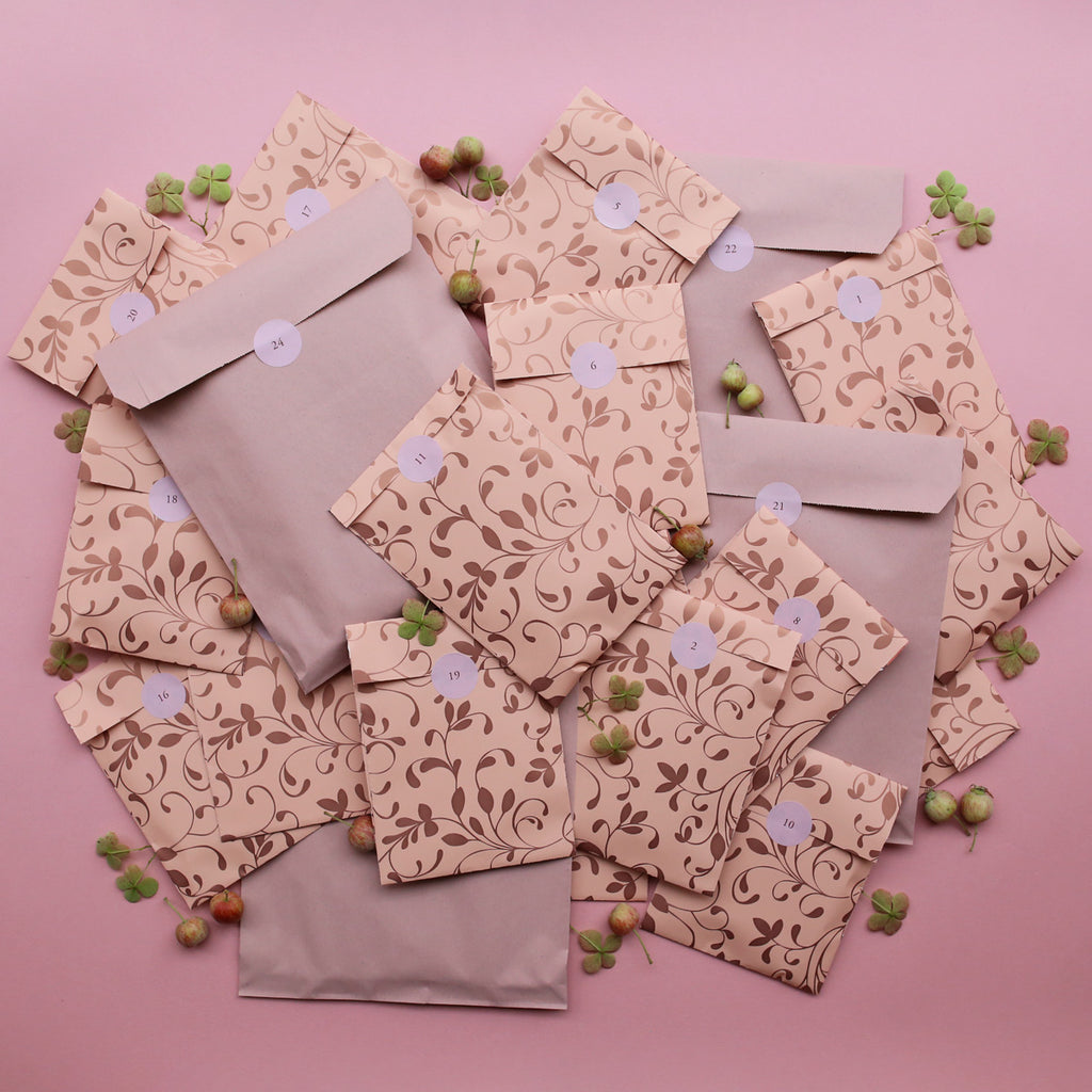 ROSE PATTERN PAPER GIFT BAG // S