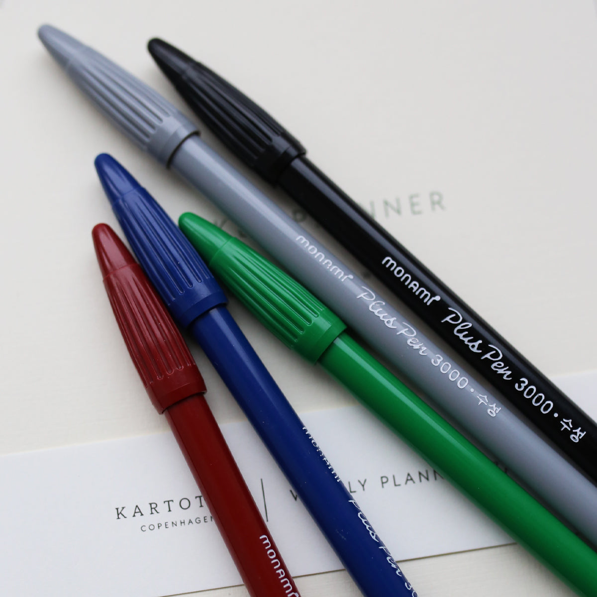 PLUS PEN 3000 SET // DARKISH