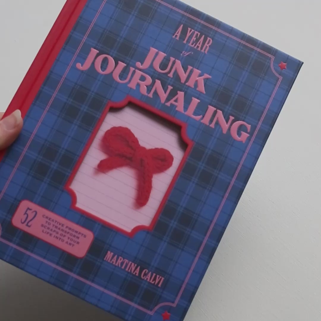BOOK 'A YEAR OF JUNK JOURNALING'