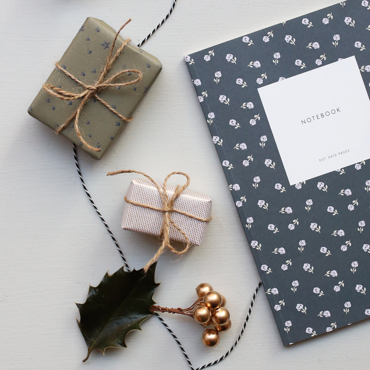 SMALL NOTEBOOK // SMALL FLOWER NAVY
