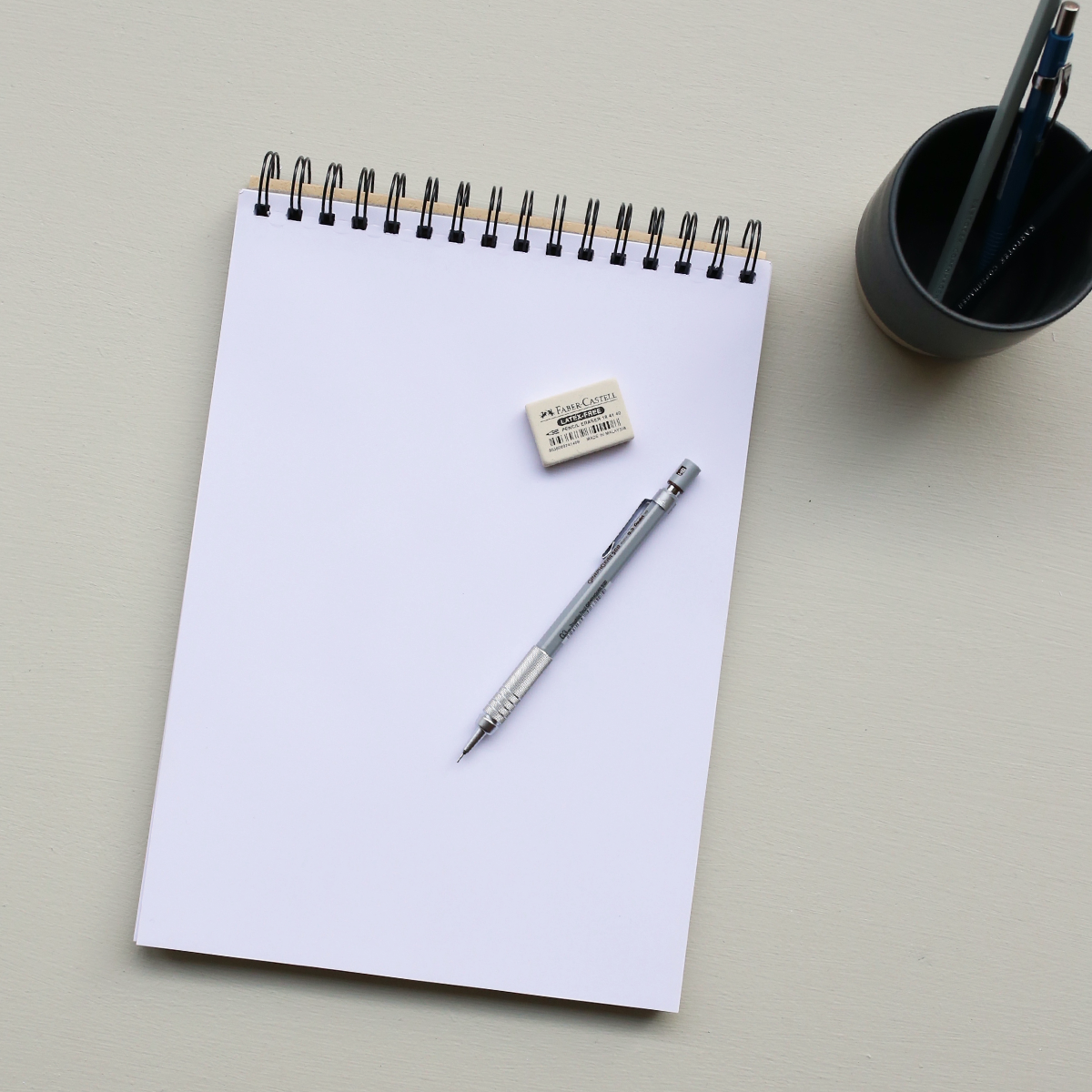 SPIRAL-BOUND DRAWING PAD // A4