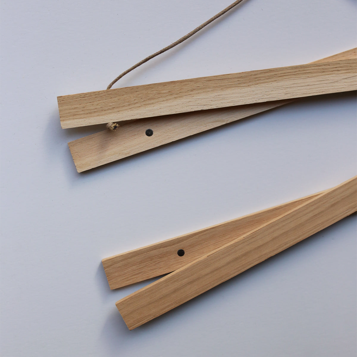 MAGNET OAK WOOD FRAME // 51 CM